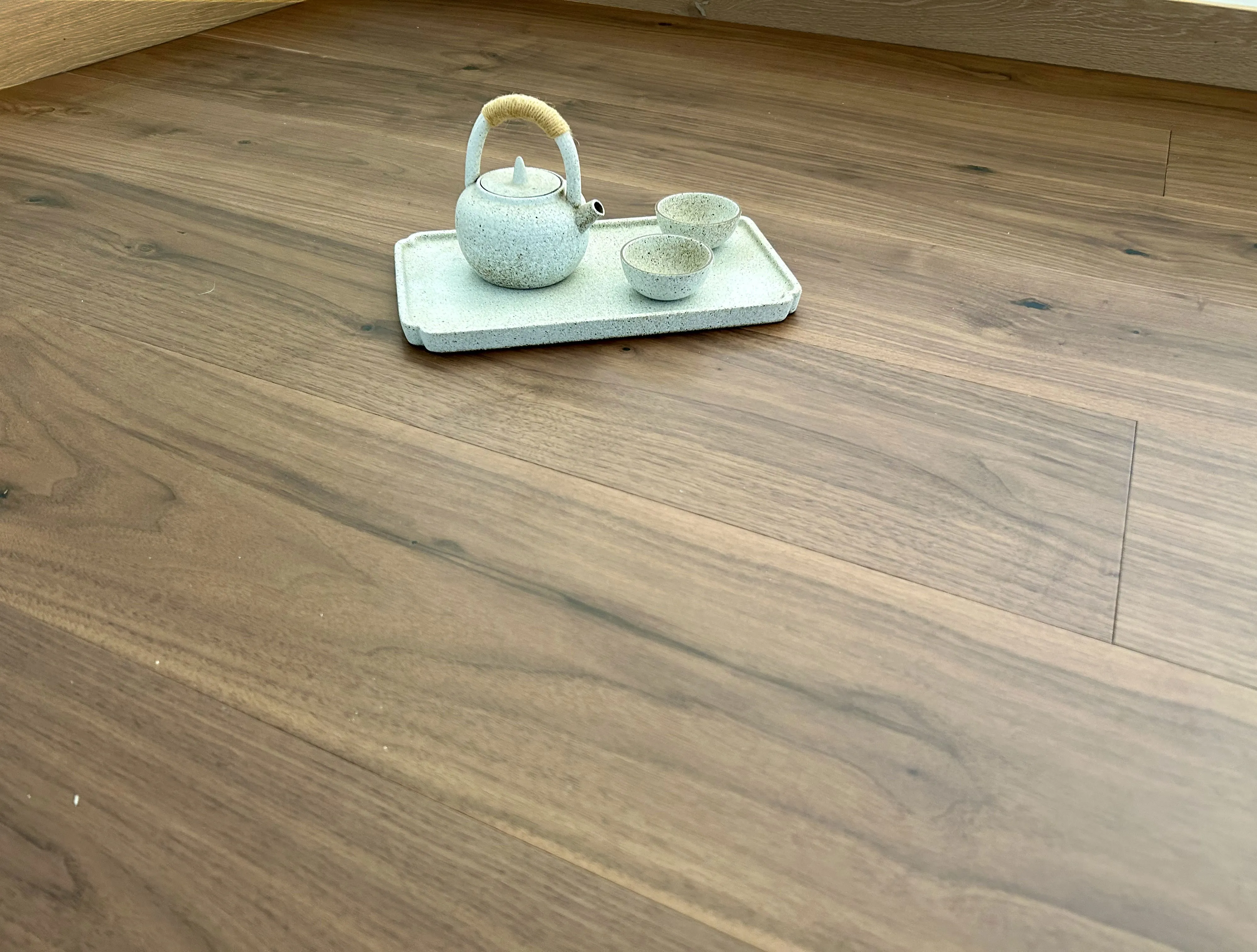 Essential Walnut — vista 4