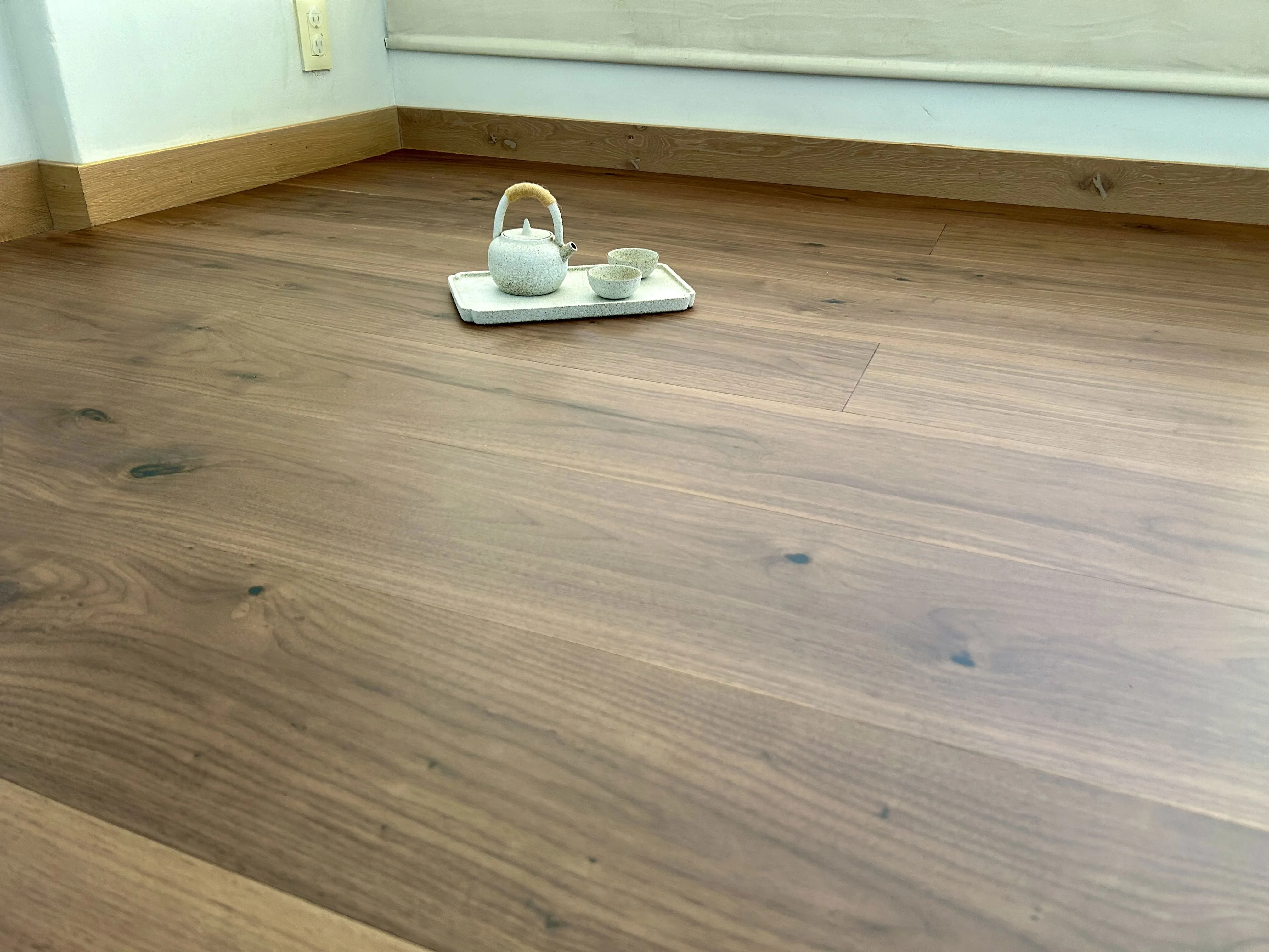 Essential Walnut — vista 7